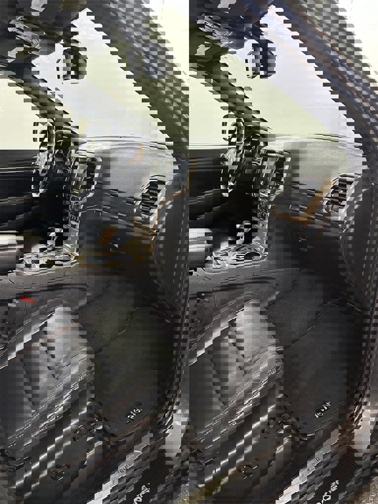 Used 2016 Jeep Grand Cherokee Limited w/ Trailer Tow Group IV image 40