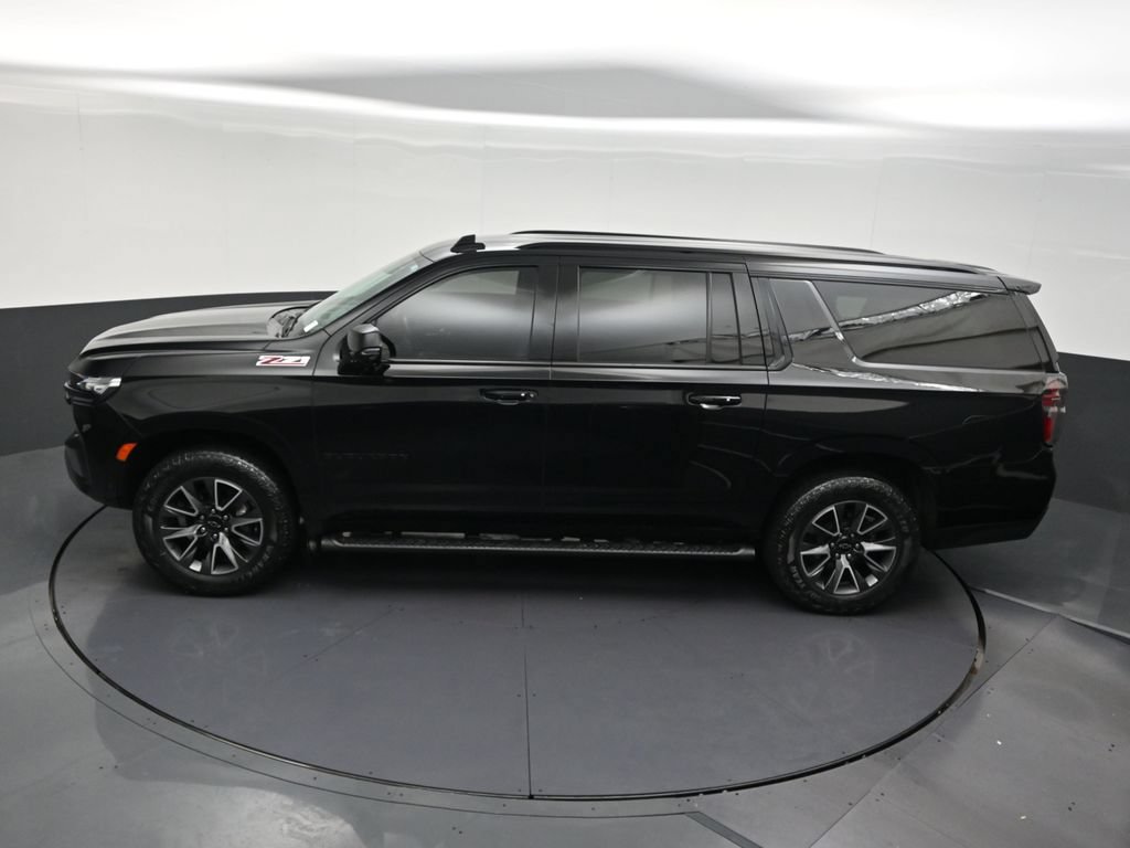 Used 2023 Chevrolet Suburban Z71 w/ Luxury Package AWD/4WD image 21