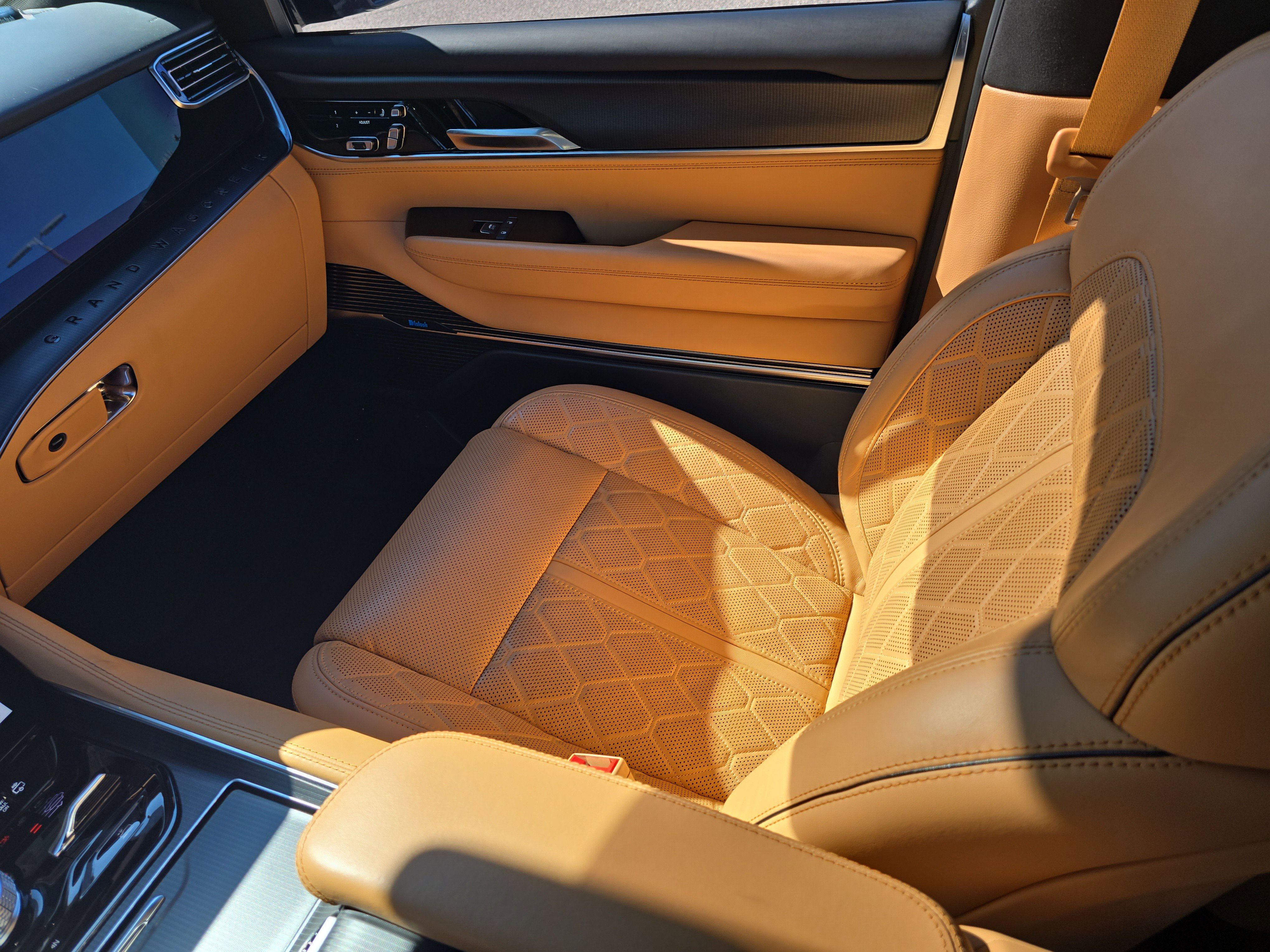 Used 2024 Jeep Grand Wagoneer Series III w/ Quick Order Packagew 28T image 16