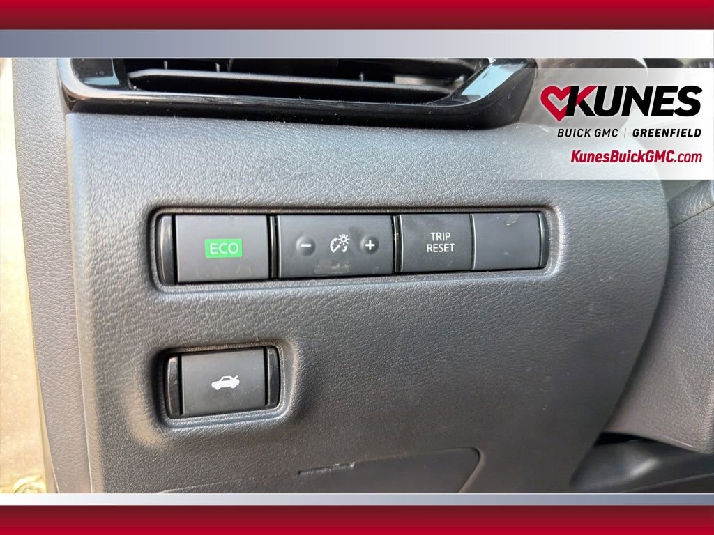 Used 2024 Nissan Sentra SV FWD image 40