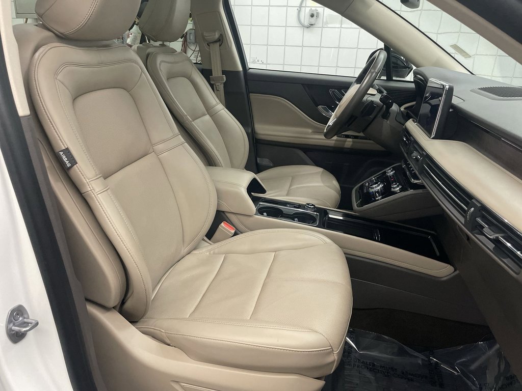 Used 2022 Lincoln Corsair Reserve w/ Equipment Group 201A image 22