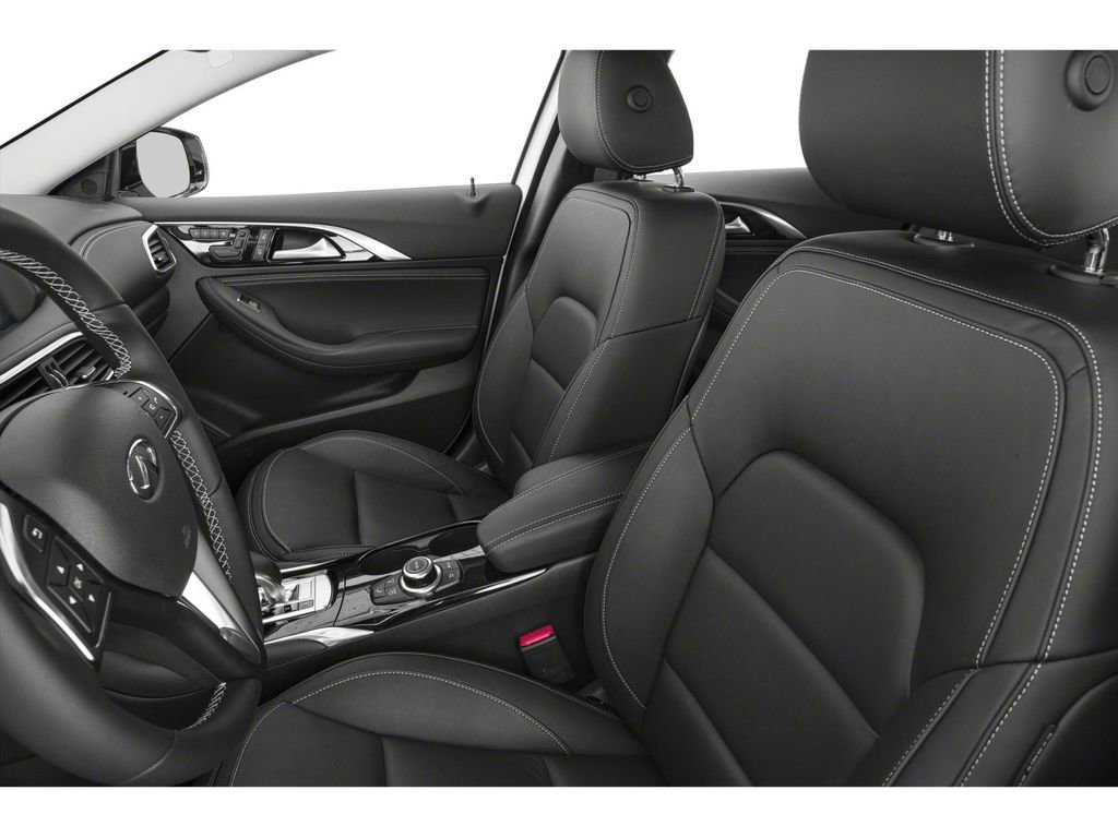 Used 2019 INFINITI QX30 w/ Navigation Package FWD image 6