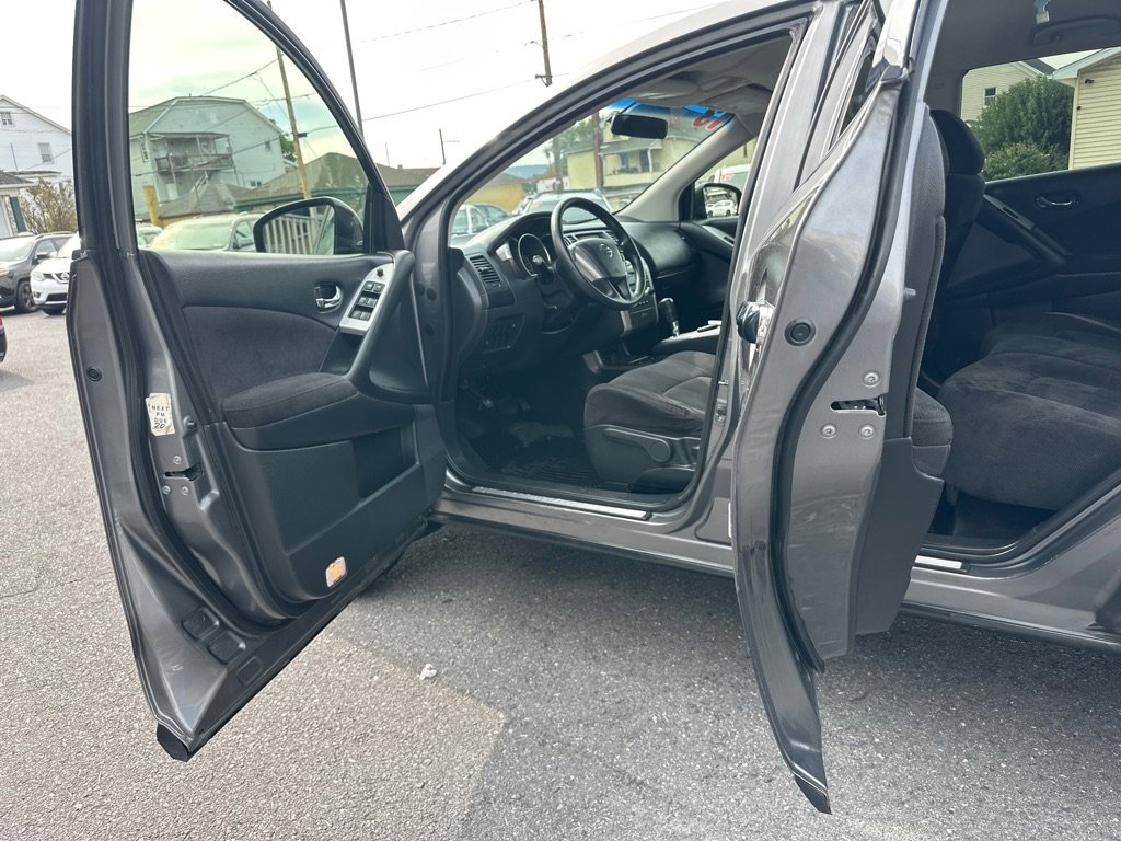 Used 2013 Nissan Murano S image 22
