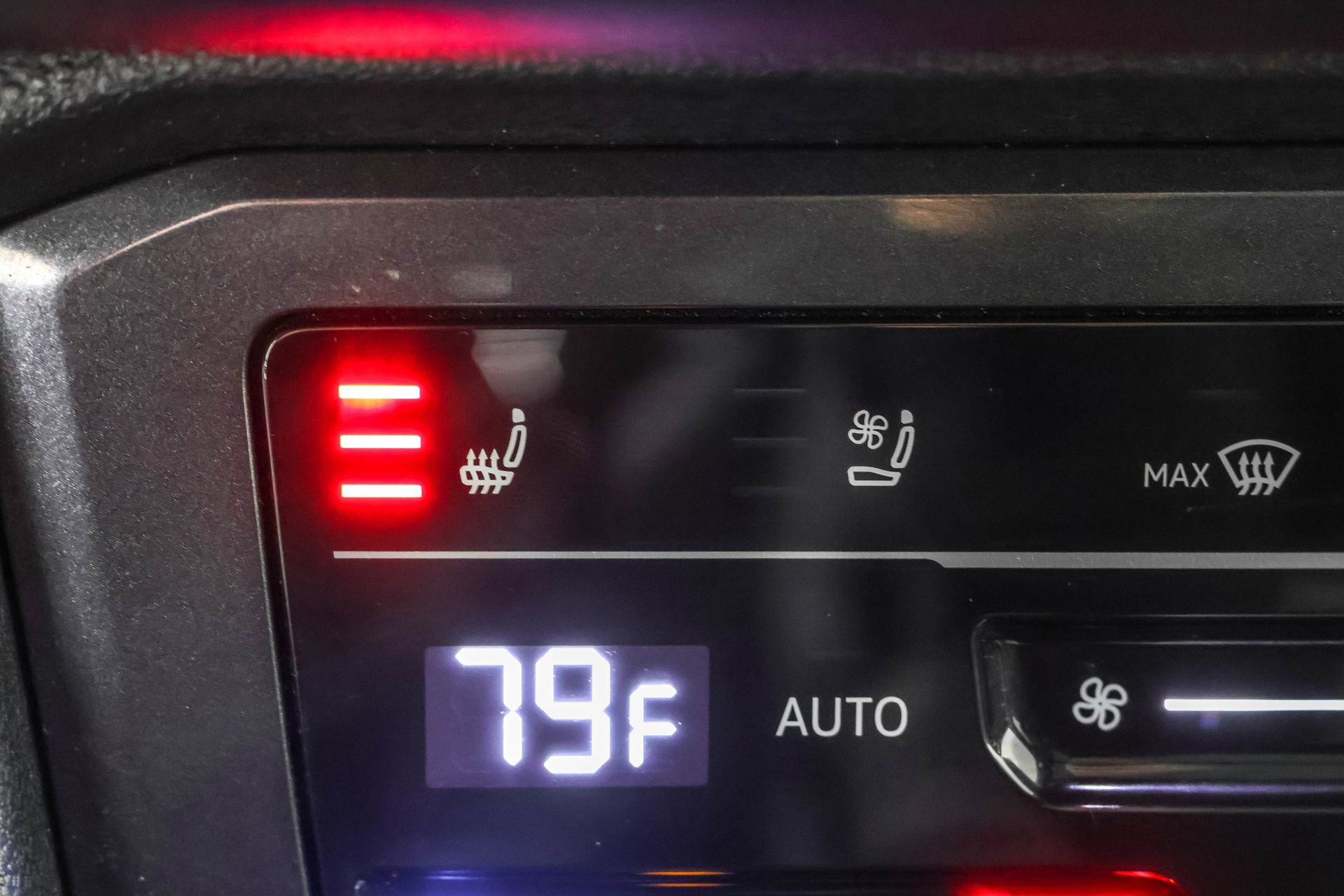 Used 2022 Volkswagen Tiguan SEL R-Line image 9