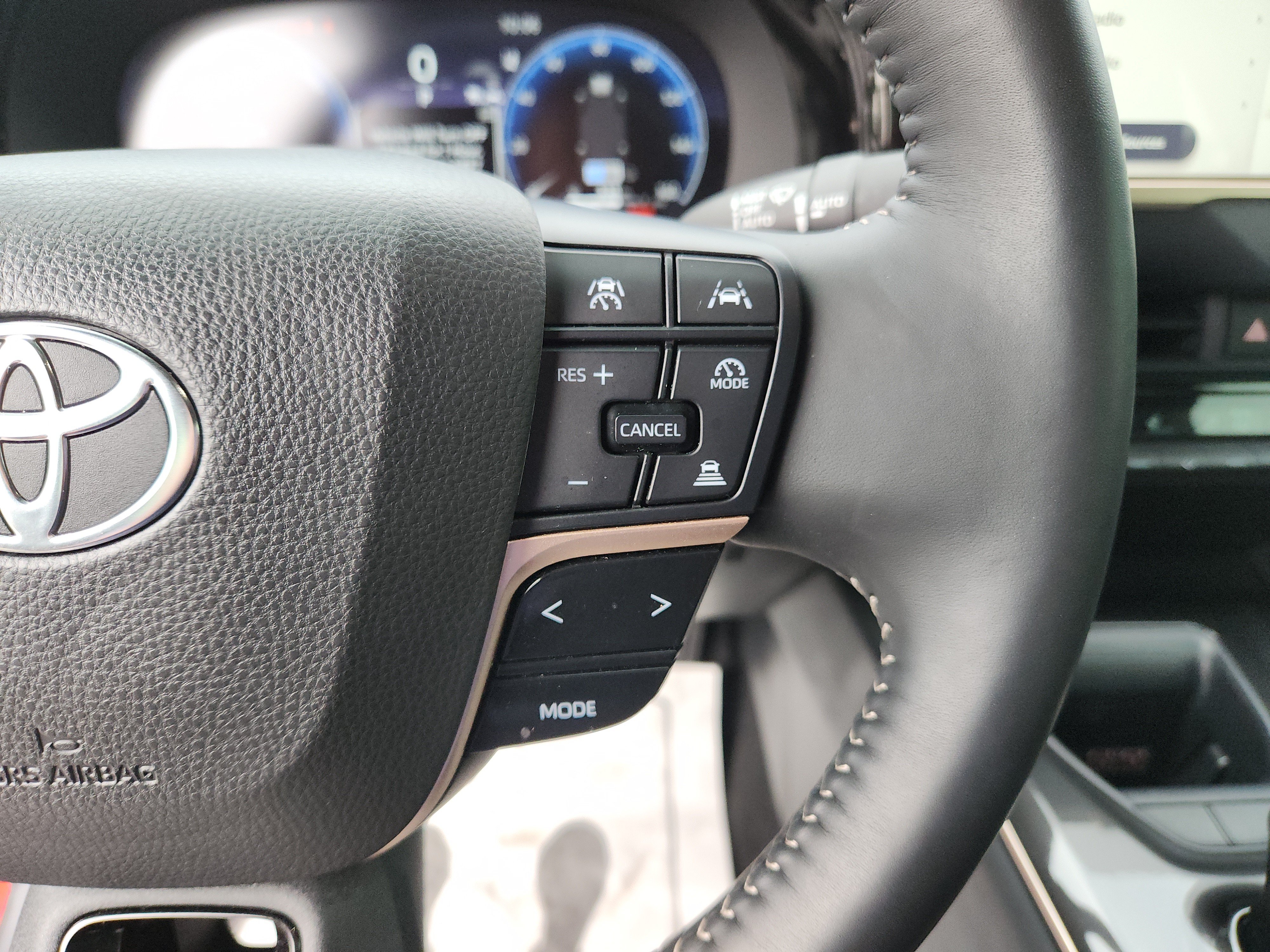 Used 2024 Toyota Crown AWD/4WD image 34