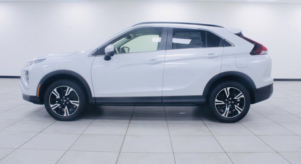 Used 2024 Mitsubishi Eclipse Cross SE image 2