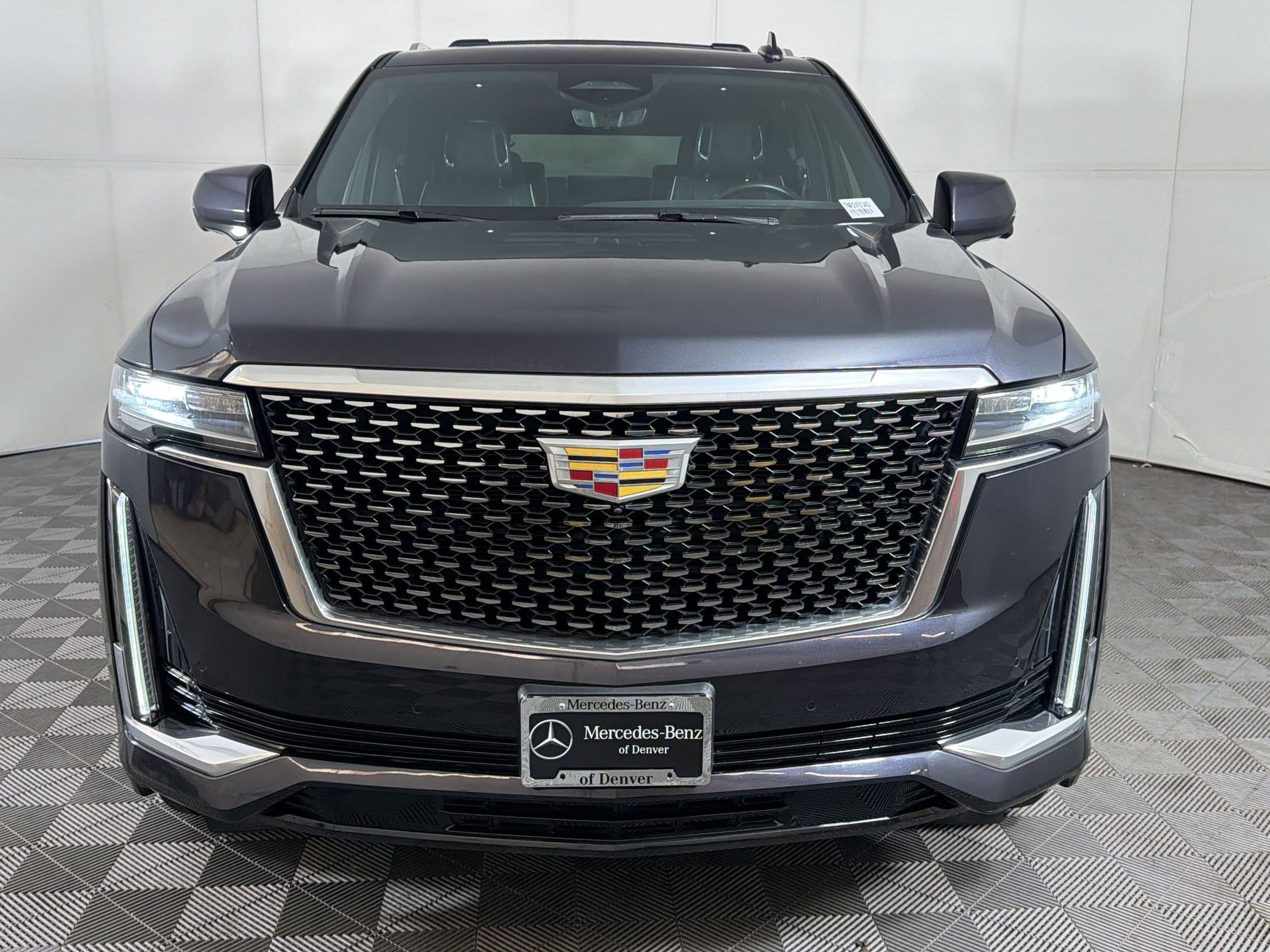 Used 2022 Cadillac Escalade Premium Luxury w/ Performance Package AWD/4WD image 6