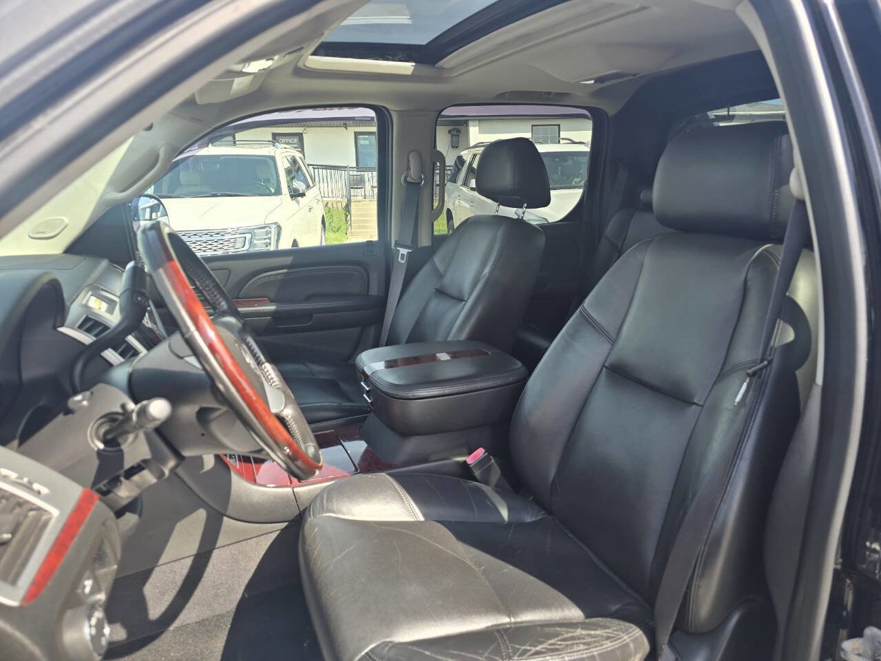 Used 2008 Cadillac Escalade EXT image 6