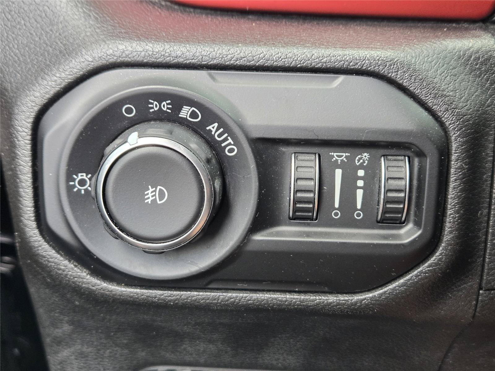 Used 2021 Jeep Wrangler Unlimited Rubicon AWD/4WD image 22