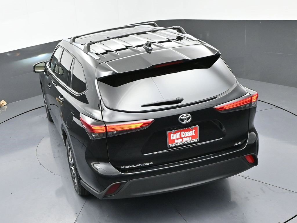 Certified 2021 Toyota Highlander XLE image 43