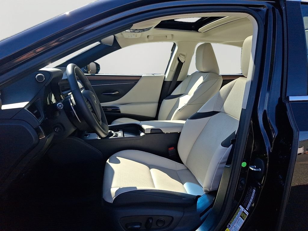 Certified 2025 Lexus ES 300h w/ Premium Package FWD image 15