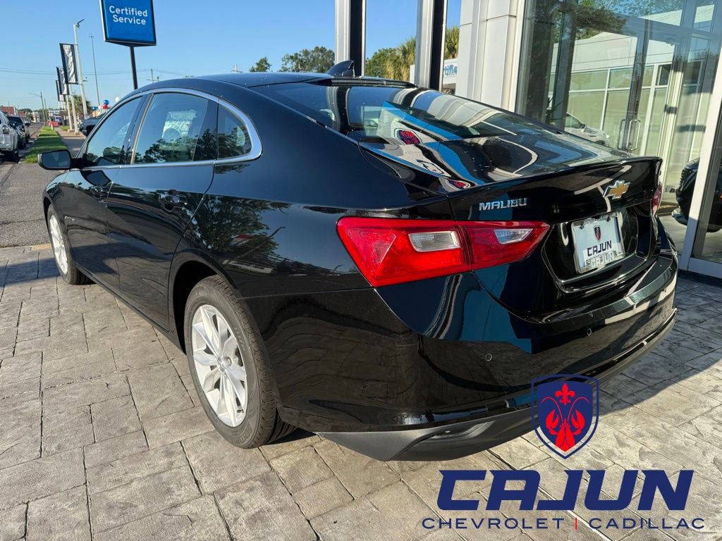 Used 2025 Chevrolet Malibu LT FWD image 2
