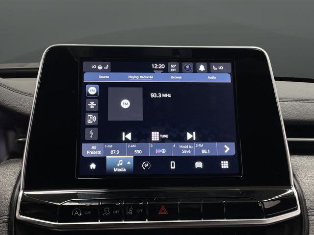 New 2025 Jeep Compass Latitude w/ Sun & Sound Group AWD/4WD image 18