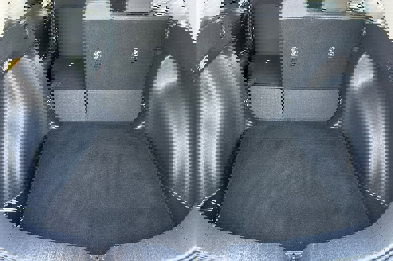 Used 2022 Toyota Corolla Cross LE image 16