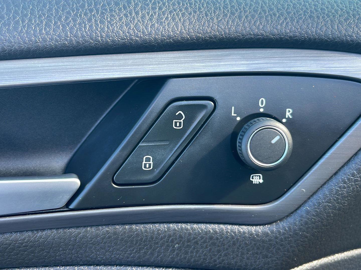 Used 2021 Volkswagen Golf 4-Door image 24