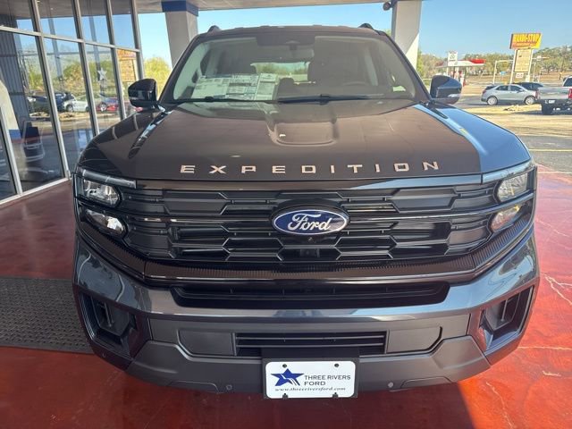 New 2026 Ford Expedition Active image 2