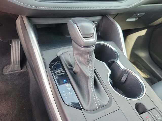 Used 2022 Toyota Highlander XLE FWD image 25