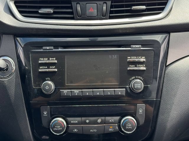 Used 2015 Nissan Rogue SV AWD/4WD image 3