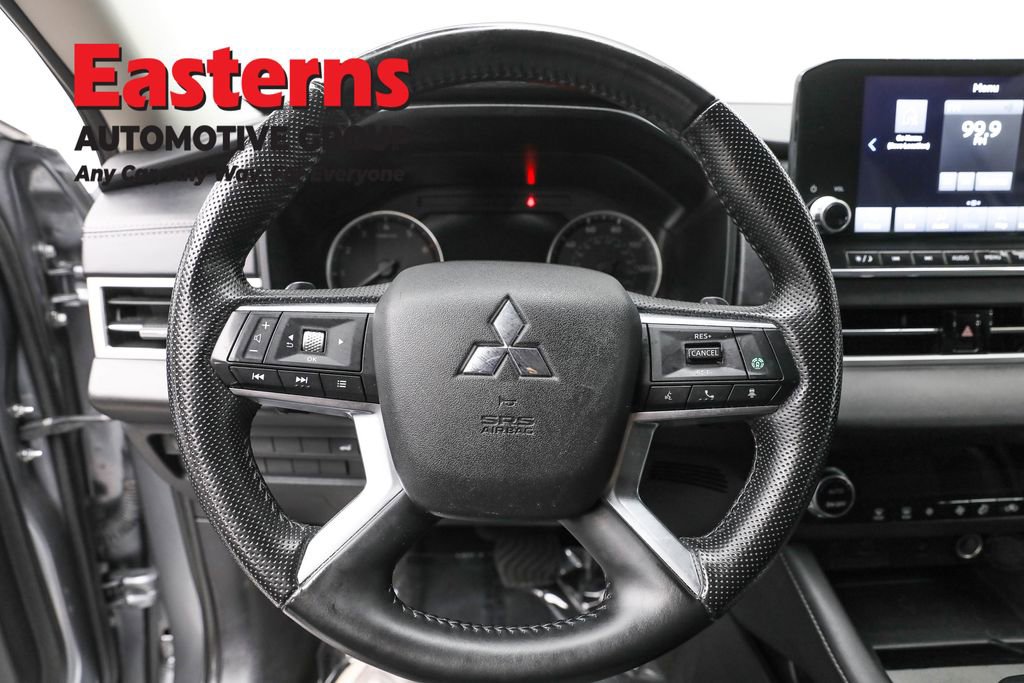 Used 2024 Mitsubishi Outlander SE image 10