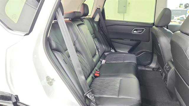 Certified 2026 Nissan Rogue Platinum w/ Platinum Premium Package AWD/4WD image 28
