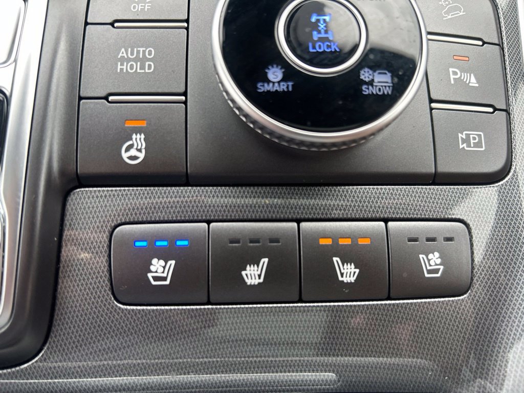 Used 2021 Hyundai Santa Fe Calligraphy AWD/4WD image 25