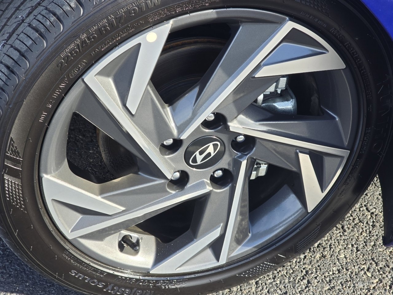 Used 2024 Hyundai Elantra Limited image 11