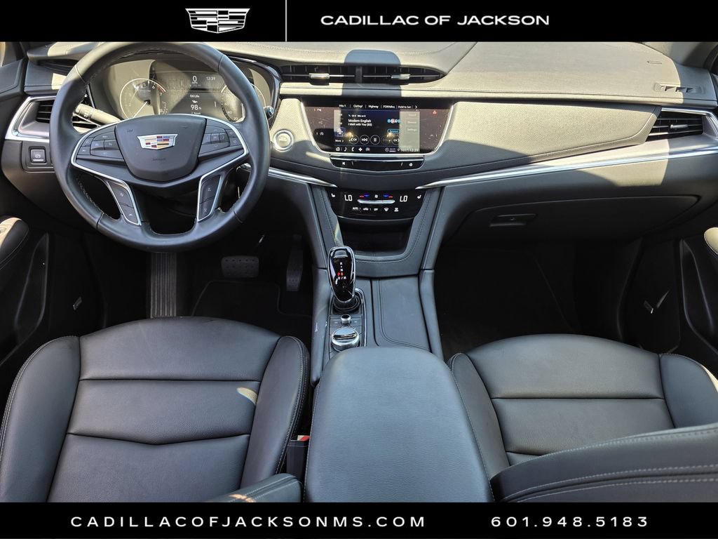 Certified 2025 Cadillac XT5 Luxury FWD image 9