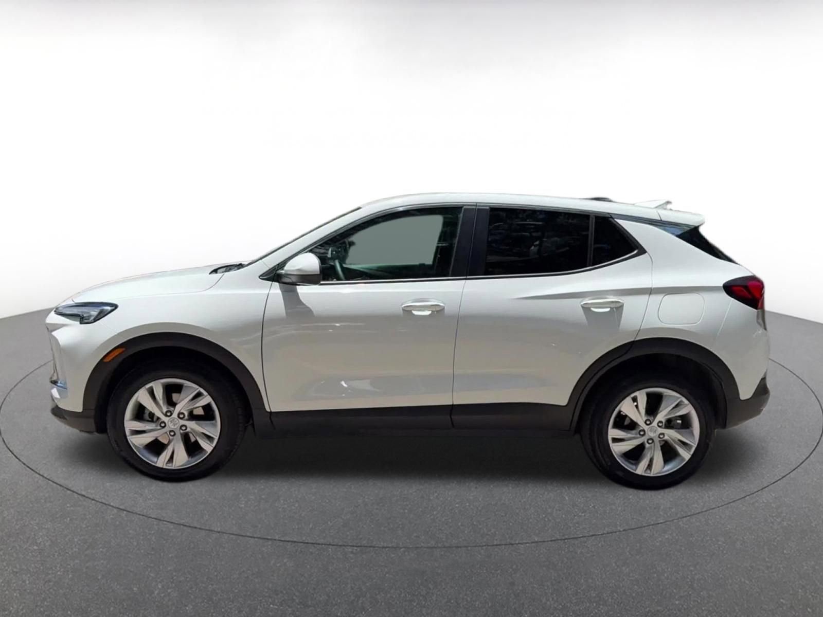 Used 2025 Buick Encore GX Preferred FWD image 9