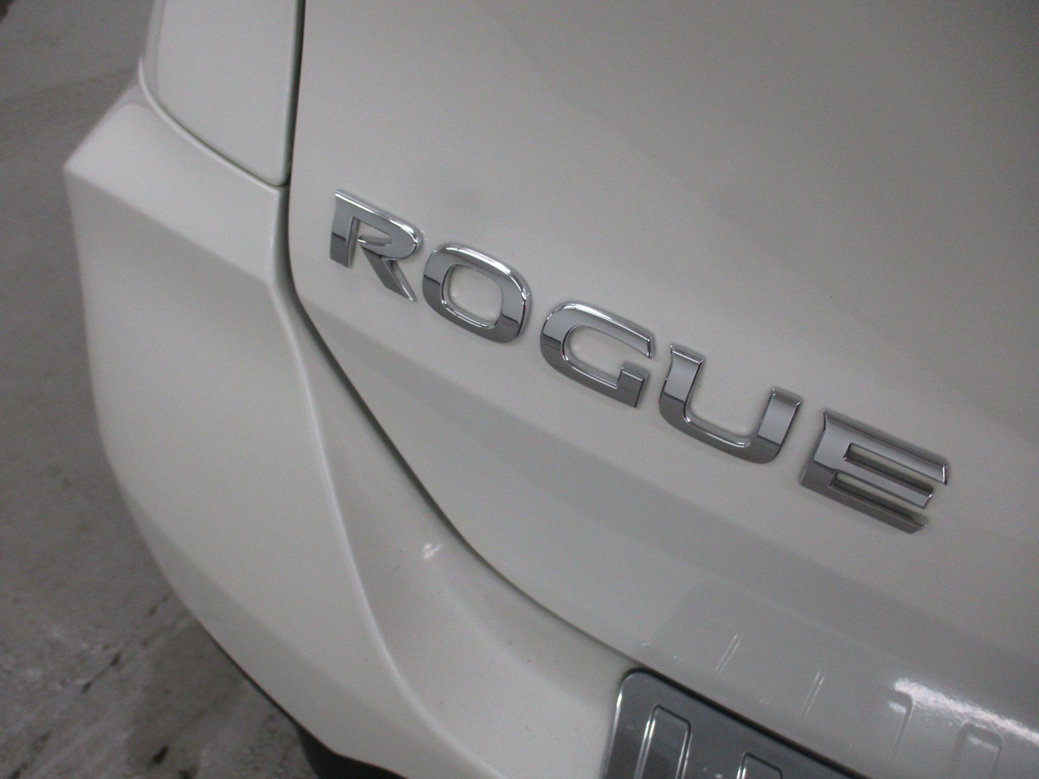 Used 2017 Nissan Rogue SL w/ SL Premium Package AWD/4WD image 8