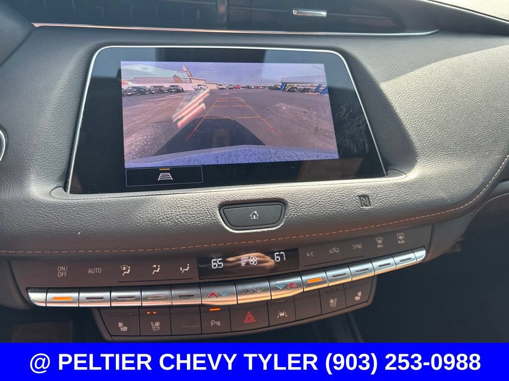 Used 2021 Cadillac XT4 Premium Luxury FWD image 16