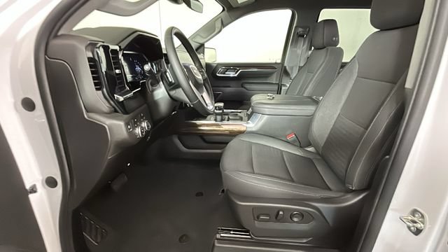Used 2023 GMC Sierra 1500 Elevation w/ LPO, Elevation Black Package AWD/4WD image 11