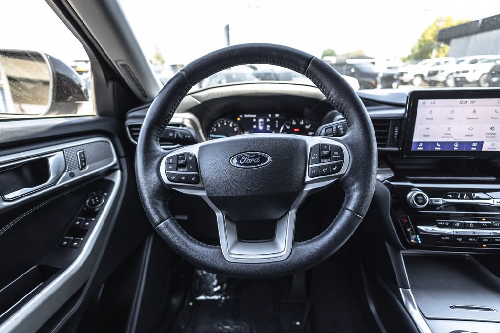 Used 2022 Ford Explorer Limited AWD/4WD image 23