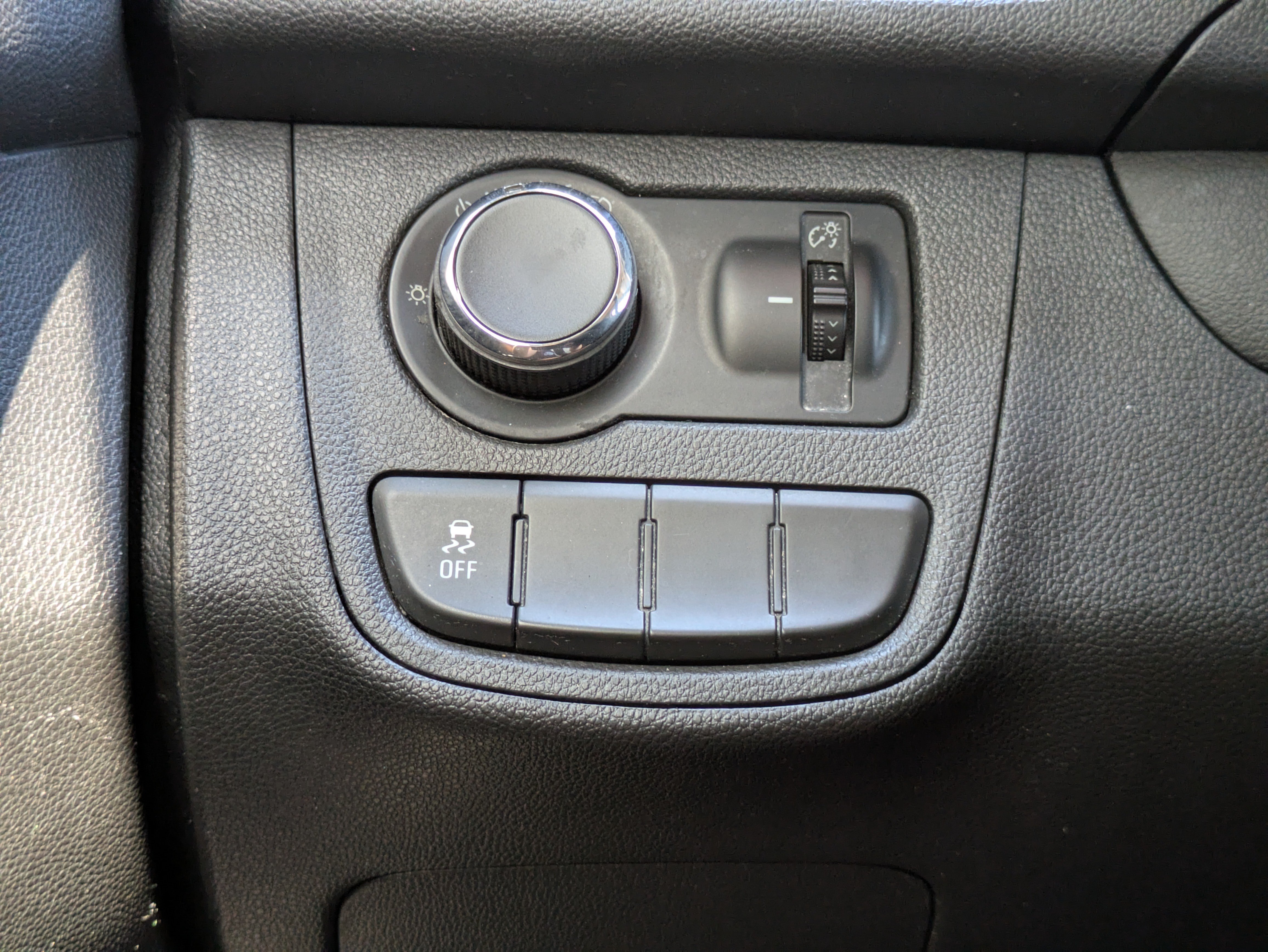 Used 2021 Chevrolet Spark LS FWD image 29