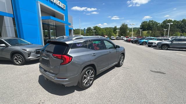 Used 2020 GMC Terrain Denali w/ Denali Premium Package AWD/4WD image 4