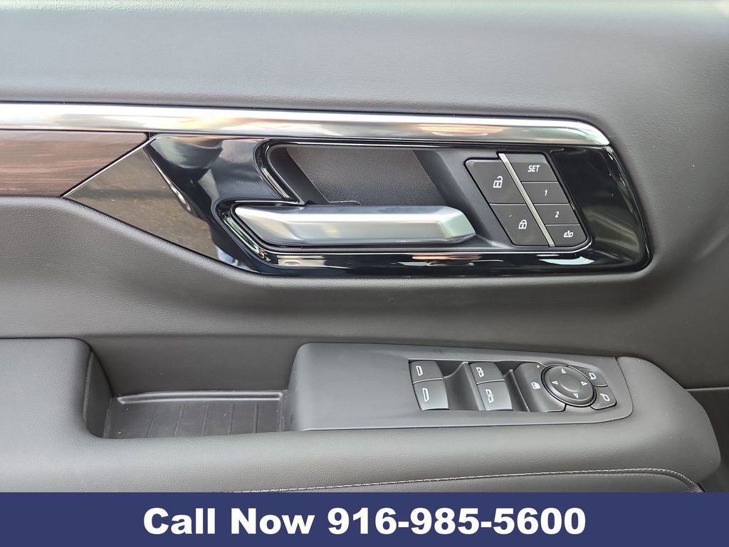 New 2026 Chevrolet Suburban LT image 27