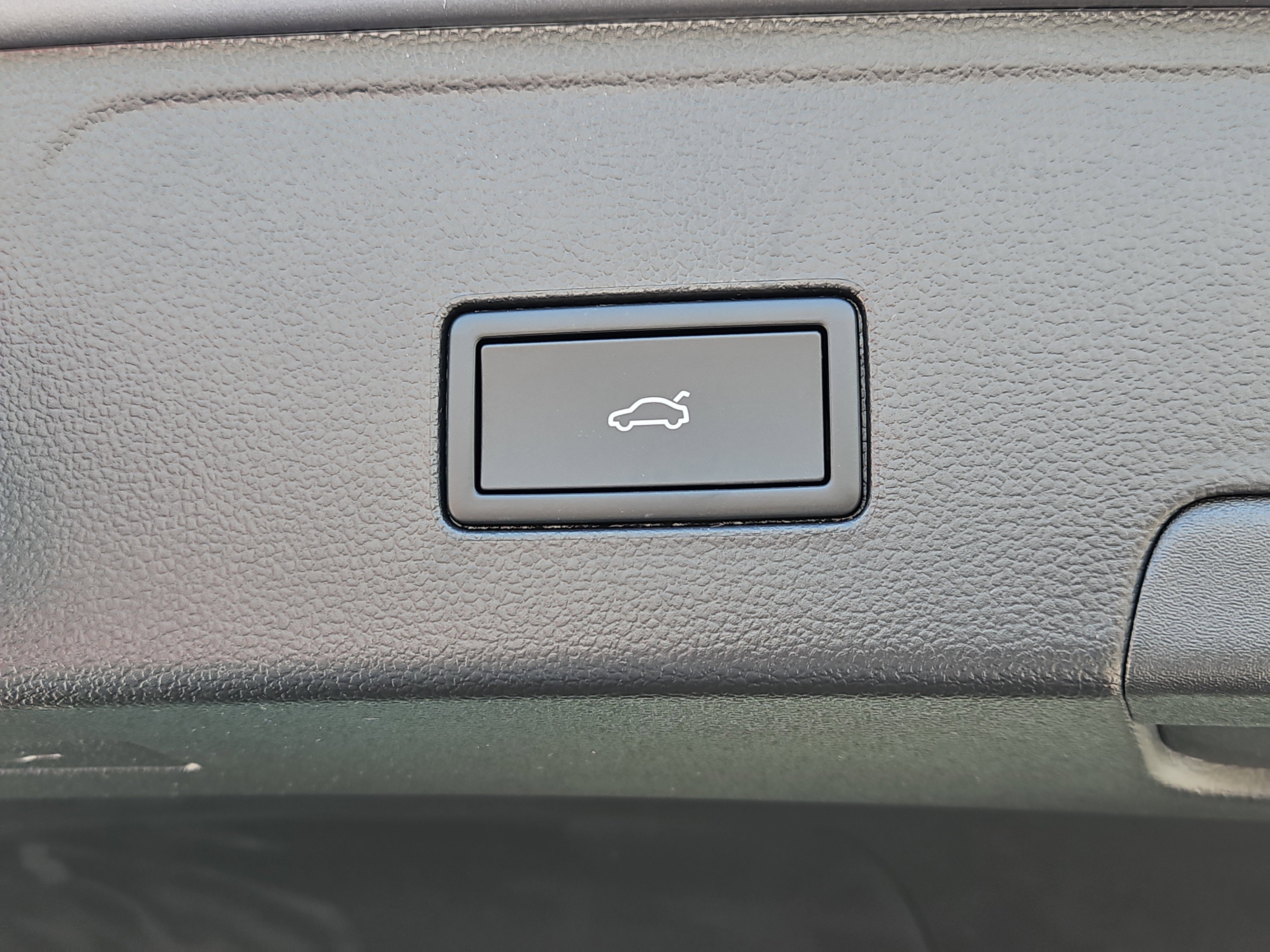 New 2026 Volkswagen Atlas Cross Sport SEL R-Line image 9