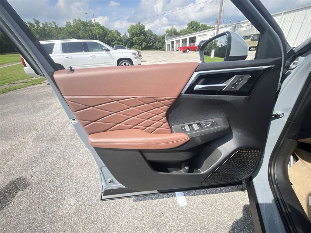 New 2025 Mitsubishi Outlander SEL image 13