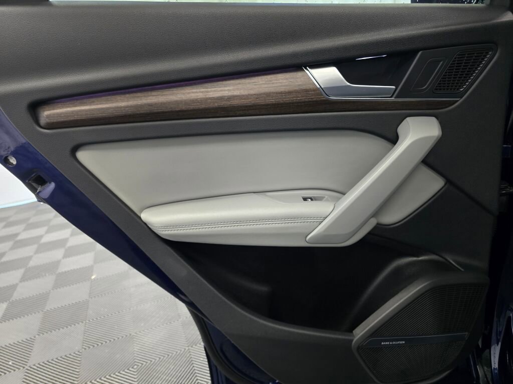 Certified 2025 Audi Q5 2.0T Premium Plus w/ Premium Plus Package image 21