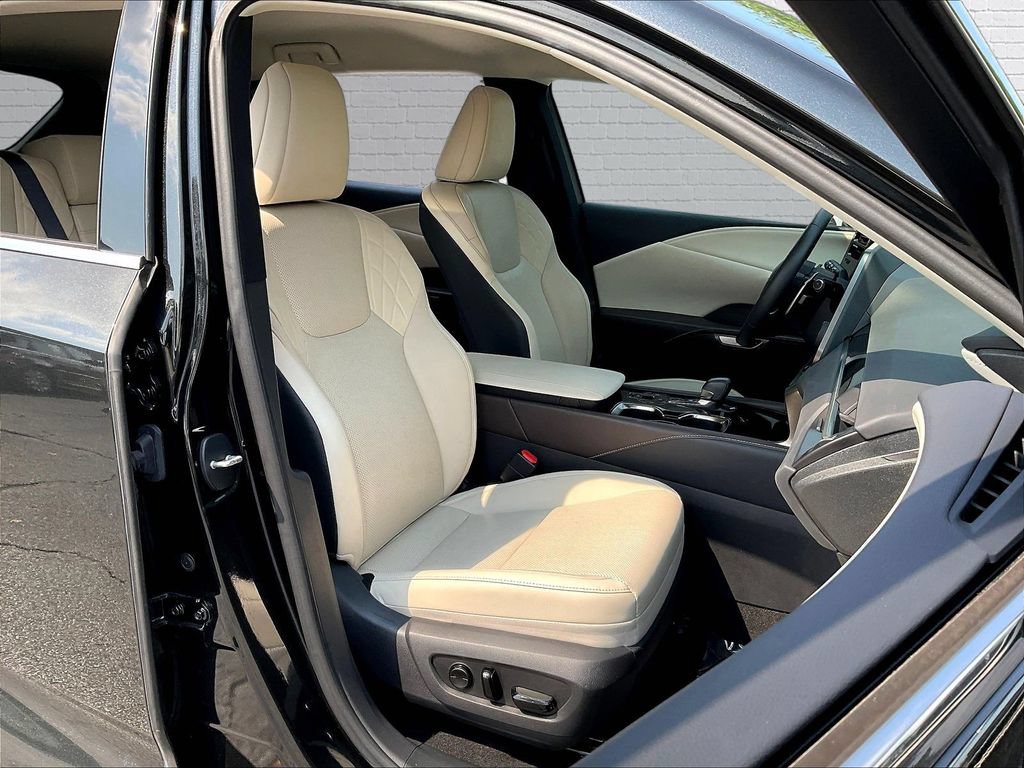Used 2024 Lexus RX 350 FWD w/ Technology Package image 23