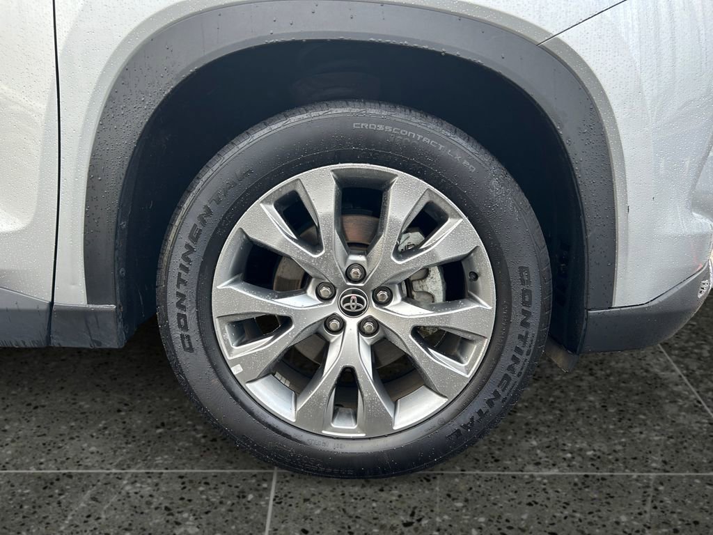 Used 2024 Toyota Grand Highlander Limited image 9