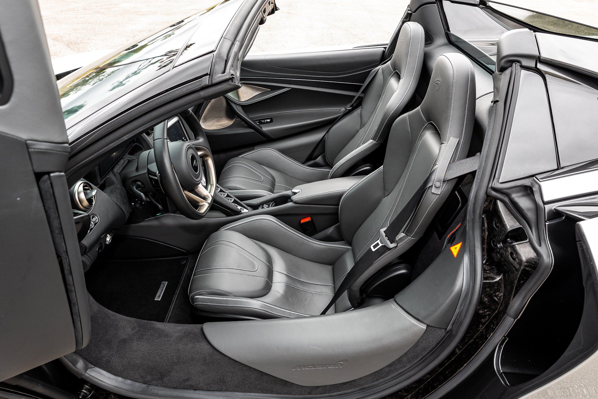 Used 2020 McLaren 720S Luxury RWD image 29