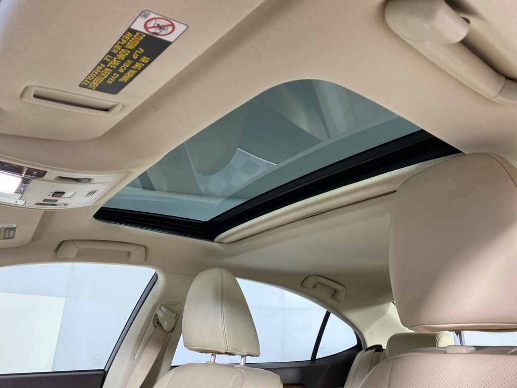 Used 2018 Lexus ES 300h image 17