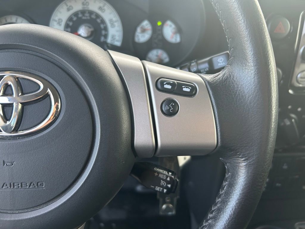 Used 2014 Toyota FJ Cruiser 4WD w/ Upgrade Package image 17