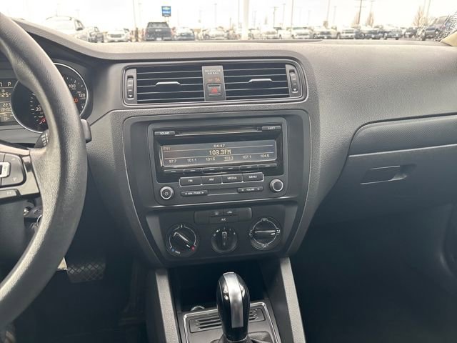 Used 2015 Volkswagen Jetta S image 18