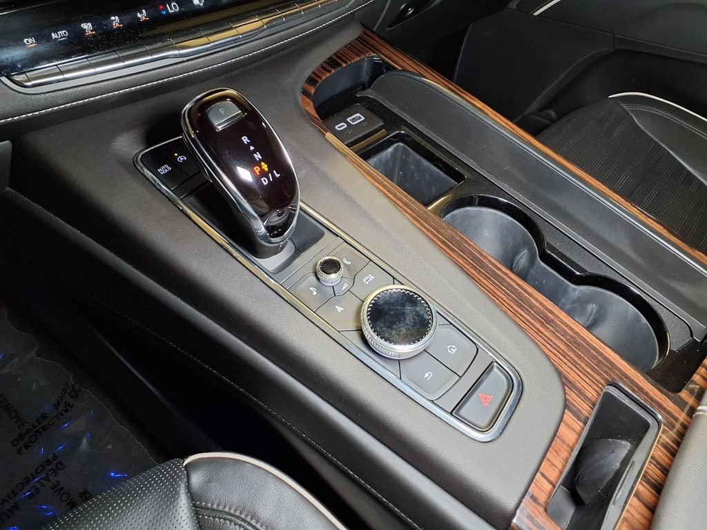 Certified 2024 Cadillac Escalade Premium Luxury w/ Performance Package AWD/4WD image 7