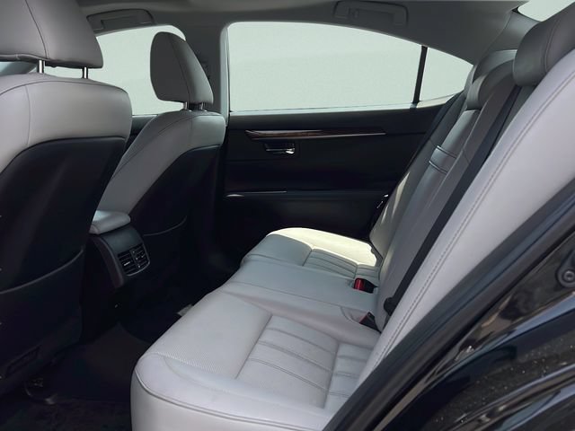 Used 2018 Lexus ES 350 w/ Luxury Package w/Wood Trim FWD image 9
