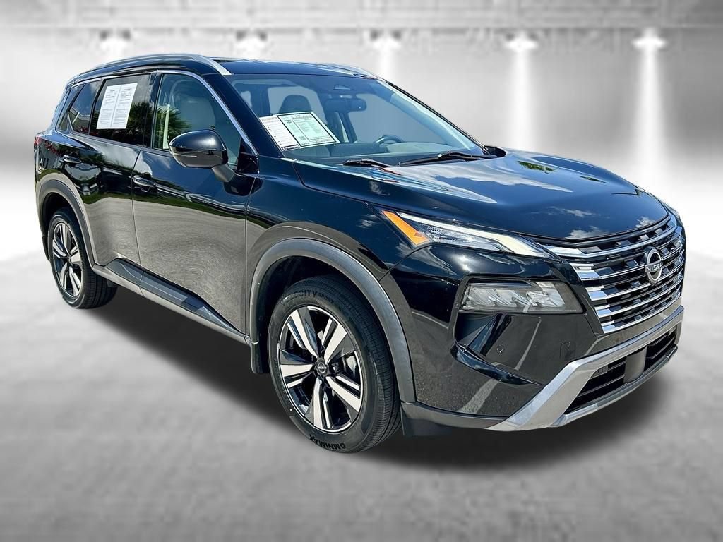 Certified 2024 Nissan Rogue SL FWD image 3