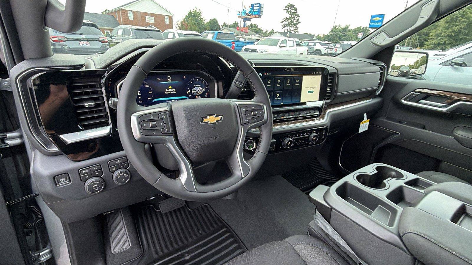 New 2026 Chevrolet Silverado 1500 LT w/ Z71 Off-Road Package AWD/4WD image 3