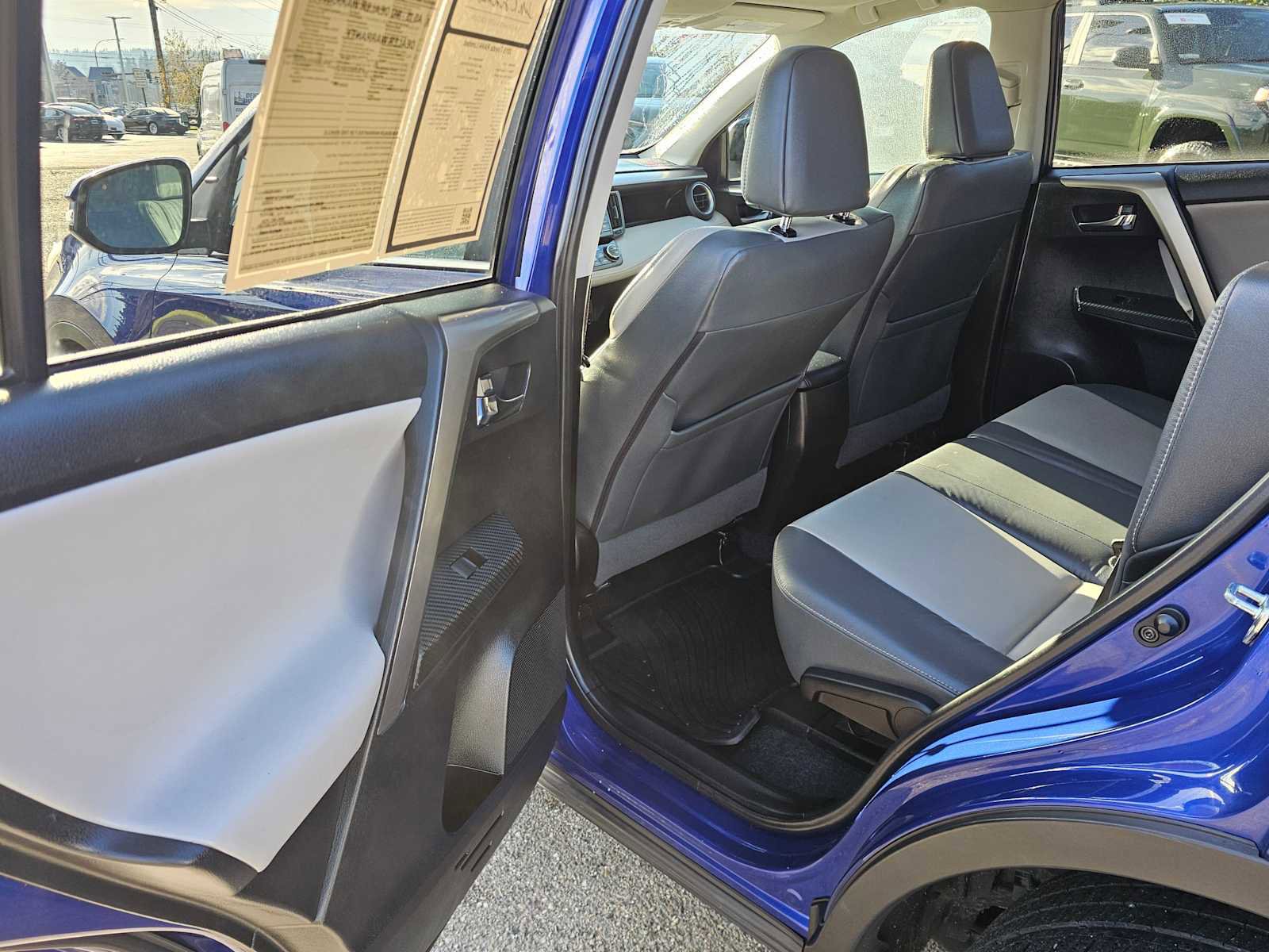 Used 2015 Toyota RAV4 Limited image 15