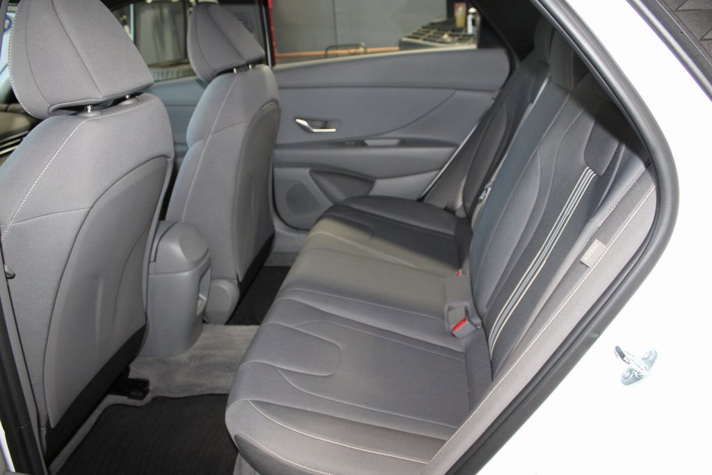 Used 2025 Hyundai Elantra Sport image 18